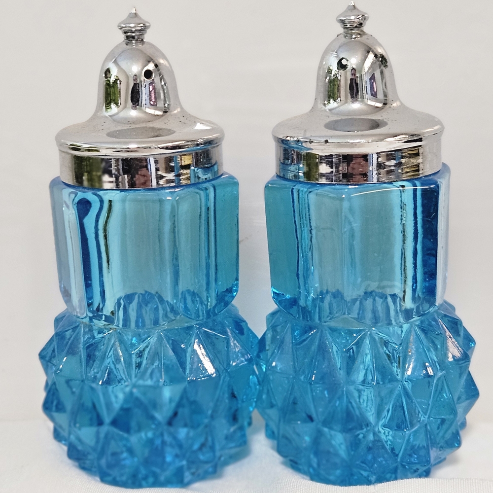 Vintage Indiana Glass Salt & Pepper Shakers